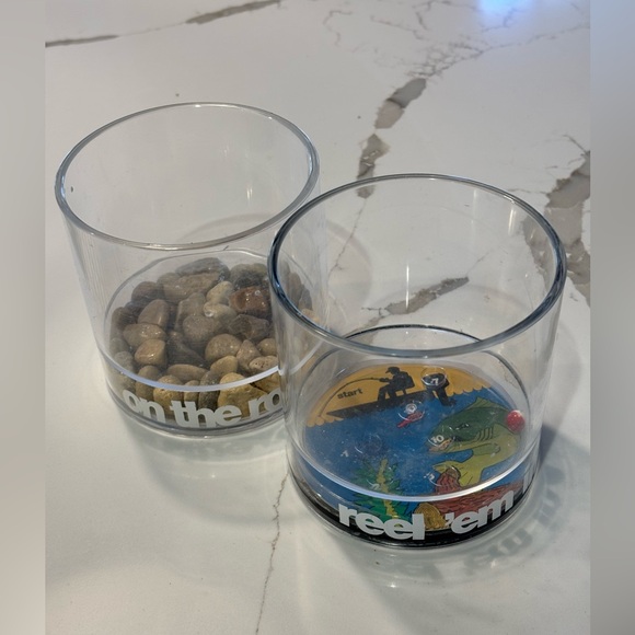 HOWW Mfg, Inc Other - VTG 2 HOWW MANFACTURING ACRYLIC NOVELTY ROCK GLASSES FISHING GAME & ROCKS